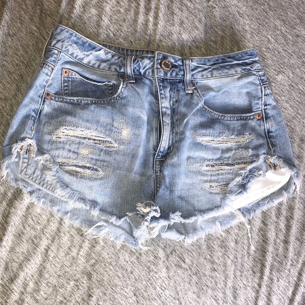 American Eagle Size 6 high wasted shorts!